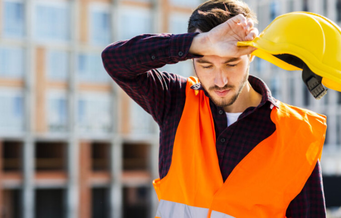 Caldo record in Lombardia, Regione stoppa il lavoro in cantieri, aziende agricole e cave