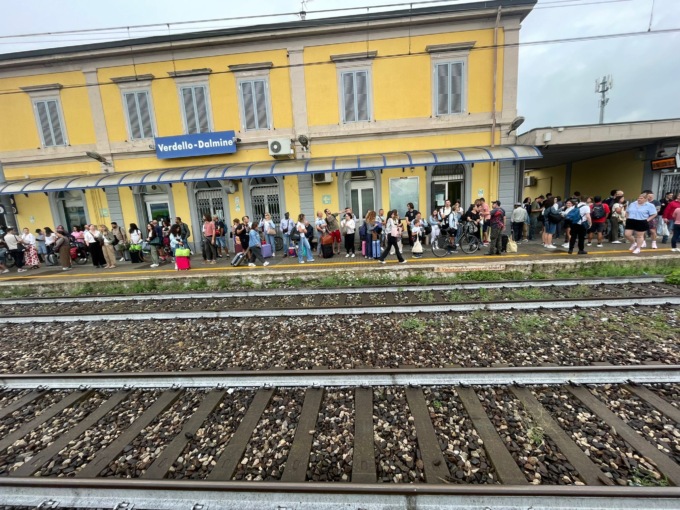 Caos treni tra Bergamo, Verdello e Milano. E ora si aggiunge il guasto a Treviglio