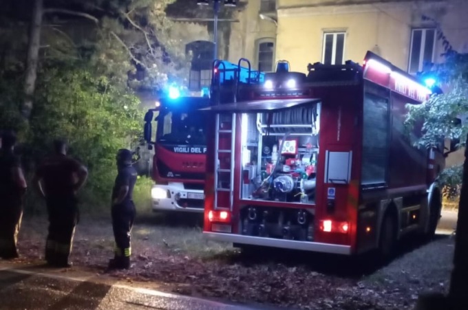 «Ragazzi, fermatevi!»: lo sfogo della sindaca di Cologno dopo l’ennesimo rogo all’ex filanda