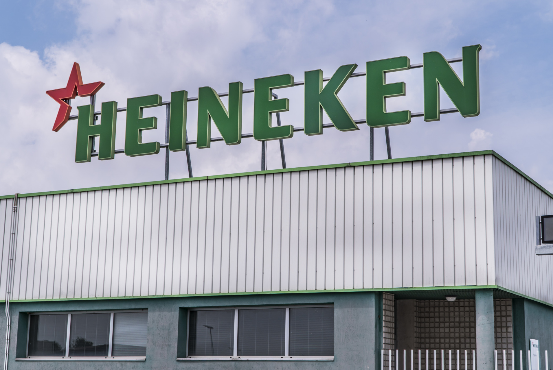 7. Esterno Birrificio Comun Nuovo HEIENEKEN Italia