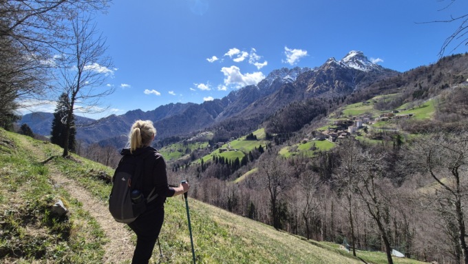 Un cammino fatto di relazioni: una guida tutta nuova per l’Alta Via delle Grazie