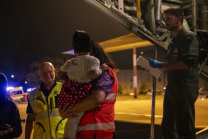 Al Papa Giovanni due bimbi di Gaza, uno con gravi ferite da scoppio