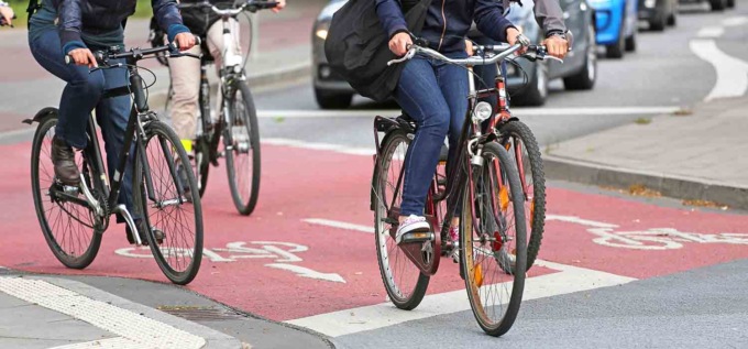 Da inizio anno 125 ciclisti morti, Lara Magoni: «Strage silenziosa da fermare»