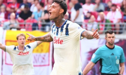 Scamacca e Bernasconi nel finale, l'Atalanta ribalta il Lipsia e vince 2-1 in Germania