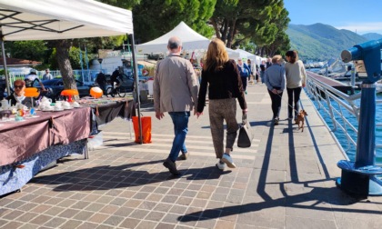 Il Sebino spopola fra i turisti stranieri, che restano più giorni: calano gli italiani