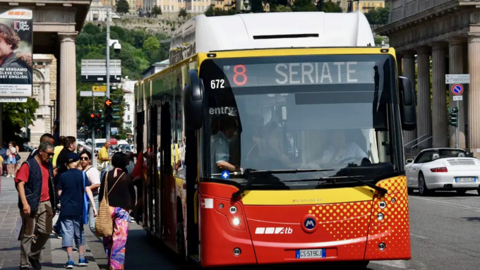 Trasporto pubblico, scintille fra Atb e Agenzia Tpl. E in mezzo ci siamo noi utenti