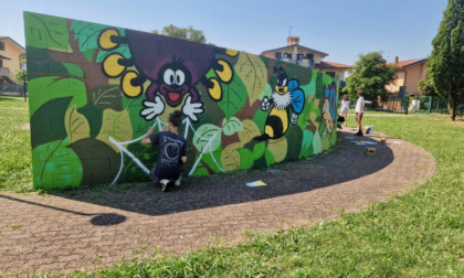 Il parco Rocol di Stezzano rinasce con il murale a tema ambientale di ragazzi e ragazze