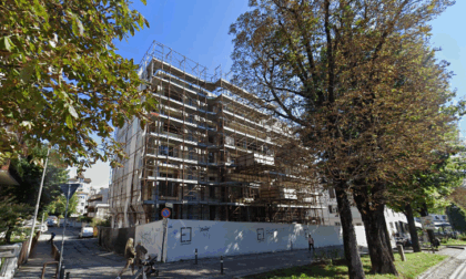 Il cantiere fermo da anni in viale Vittorio Emanuele a Bergamo diventa un caso