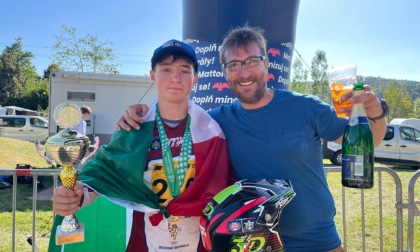 Giacomo Midali, 14enne di Piazza Brembana, vince anche in Repubblica Ceca e lotta per il titolo