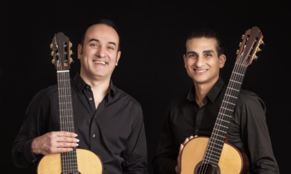 "Allegro con fuoco": il duo Tampalini e Fabio portano le chitarre nella chiesa di Castione