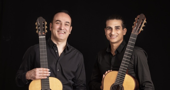 “Allegro con fuoco”: il duo Tampalini e Fabio portano le chitarre nella chiesa di Castione