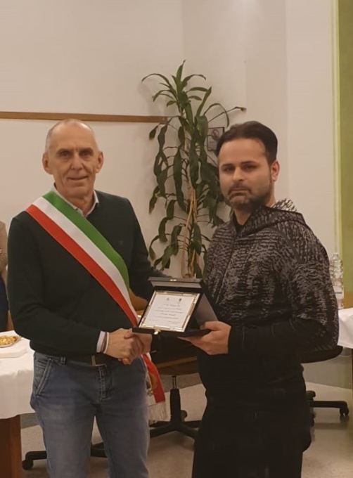 Il bagnino Giuseppe Ro, già premiato dal Comune di Bonate Sotto, salva una bimba a Milazzo