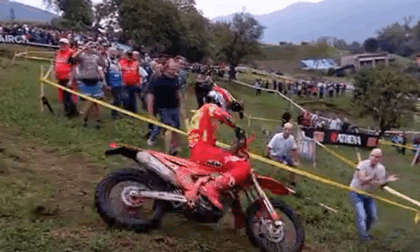 Cade durante la tappa della Sei giorni di Enduro ad Albino: ricoverato pilota 43enne
