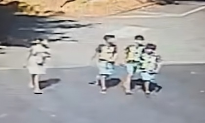 Donna travolta a Milano, uno dei ragazzini alla guida è fuggito dalla comunità di Torre Boldone