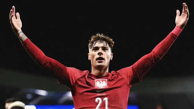 Mercato, ecco il nuovo esterno per Juric: dall’Inter arriva Zalewski per 17 milioni