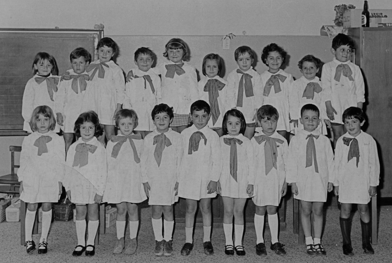 Quando a scuola si andava tutti con lo “scossàl” (i bei tempi andati)