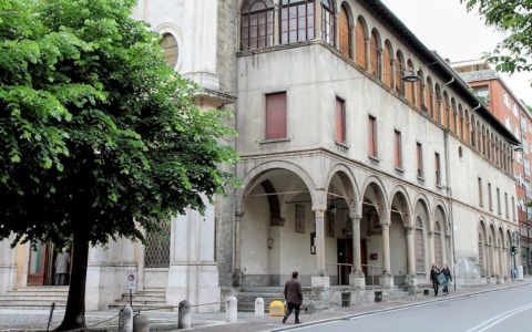 Il posto del senzatetto morto sotto la chiesa di San Marco rioccupato poche ore dopo la tragedia