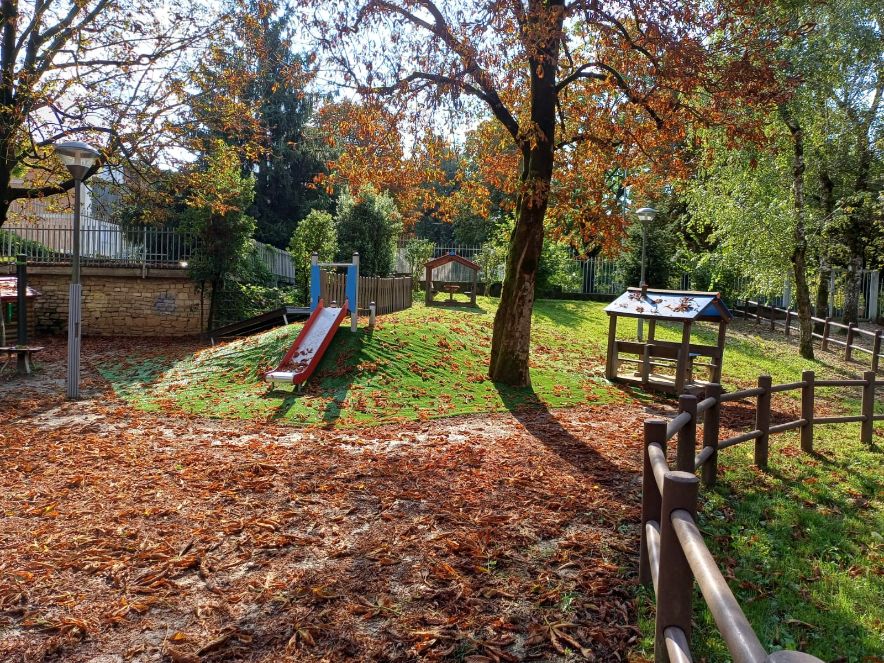 Un nuovo giardino è stato consegnato ai bambini dell’Infanzia di Monterosso. Lavori per 45 mila euro