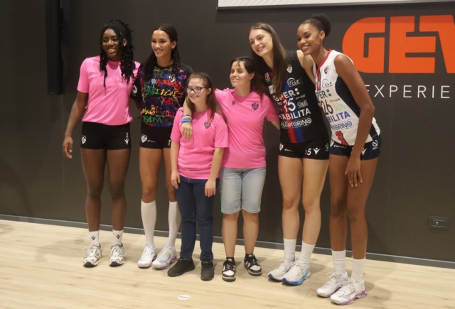 Foto e video della presentazione della nuove divise da gara del Volley Bergamo 1991