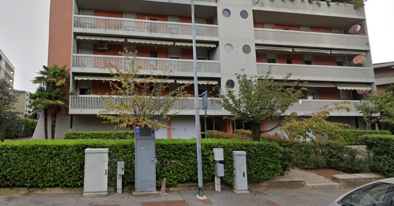 Anziana mummificata a letto, autopsia in corso: la figlia «lucida, ma distaccata dalla realtà»