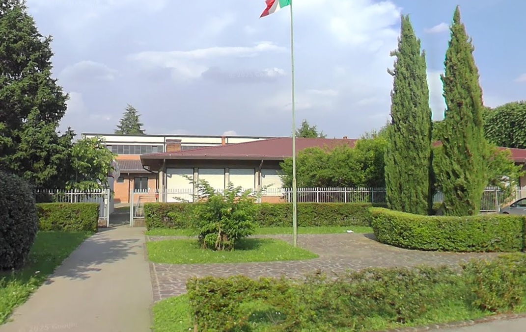 Tredicenne aggredita dal papà di una coetanea: violenza fuori da scuola a Bottanuco