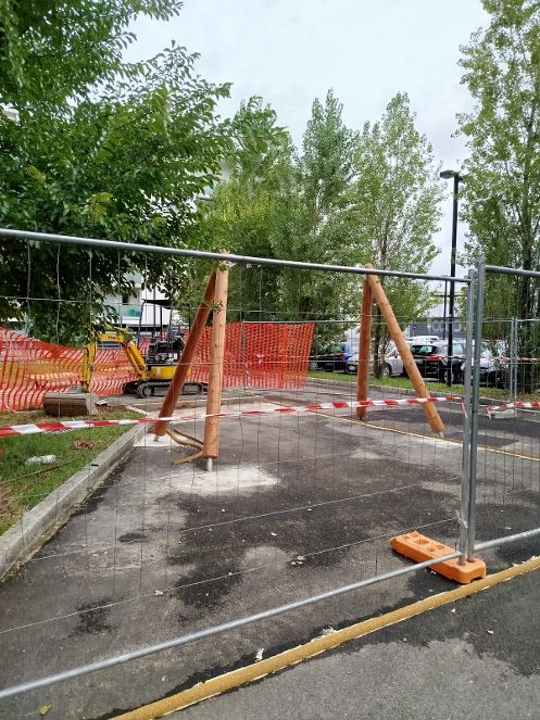 Iniziati i lavori al giardino Scarpanti: nuovi giochi e maggior sicurezza per i bambini del quartiere Carnovali