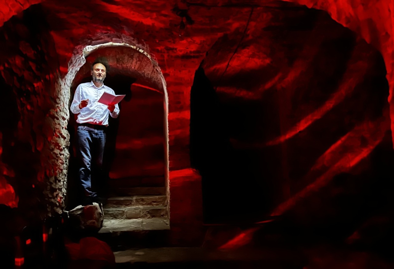 “Il viaggio di Renzo” tra mura e parole: Art2night porta “I Promessi Sposi” al Fondaco del Sale