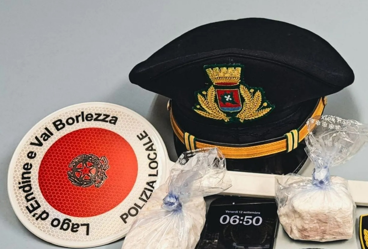 Con sé 200 grammi di cocaina, scappa lungo la statale 42 della Valcavallina: giovane passa il compleanno in cella