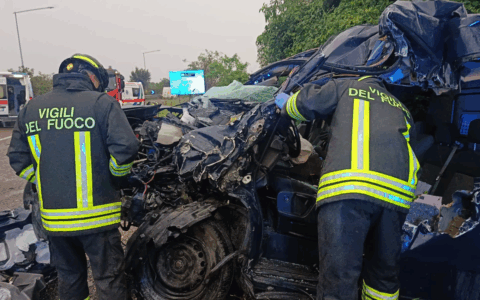 Grave incidente a Barbata: frontale tra due mezzi pesanti, quattro persone ferite