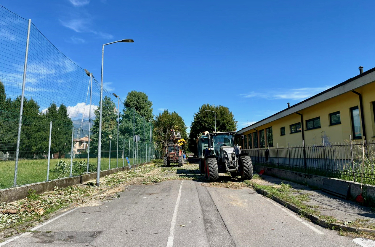 Il Villaggio Santa Maria a Ponte San Pietro dice addio agli ultimi alberi: ora la strada è un cantiere