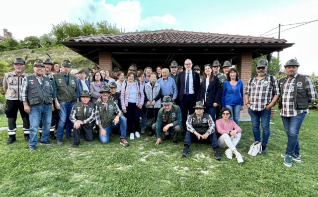 Disabili, ambulanza e asilo: tre grandi donazioni da parte degli Alpini di Treviolo