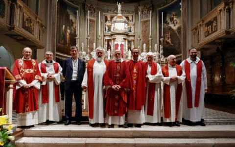 Scorrono le foto, una partecipatissima giornata di festa a Curno per salutare don Angelo e don Glauco