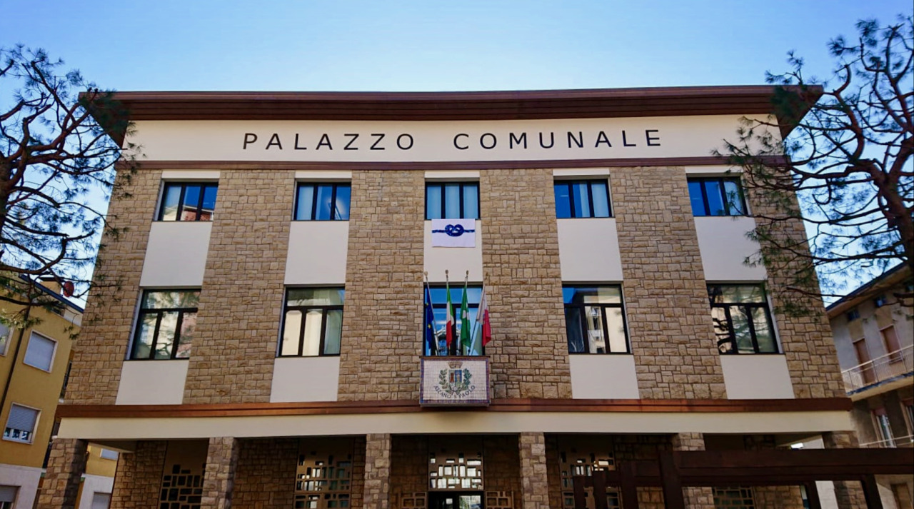 Chat di insulti tra studenti, querele delle famiglie ad Azzano