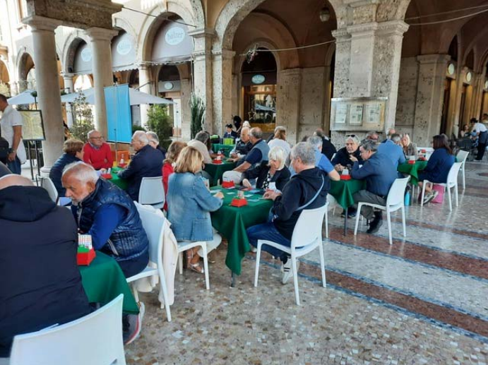 Sul Sentierone tante coppie si sfideranno nell’edizione 2025 del torneo di bridge “Città di Bergamo”