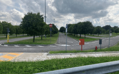 Il parcheggio di interscambio in Fiera è sempre deserto, Fratelli d’Italia attacca: «È un clamoroso fallimento»
