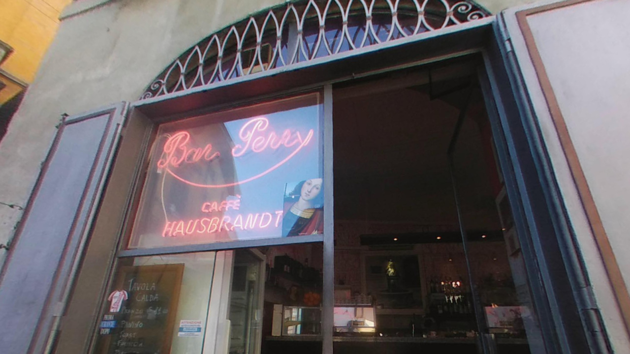 Chiude il bar Perry in piazzetta del Delfino a Bergamo. Al suo posto, in primavera un bar di Legami