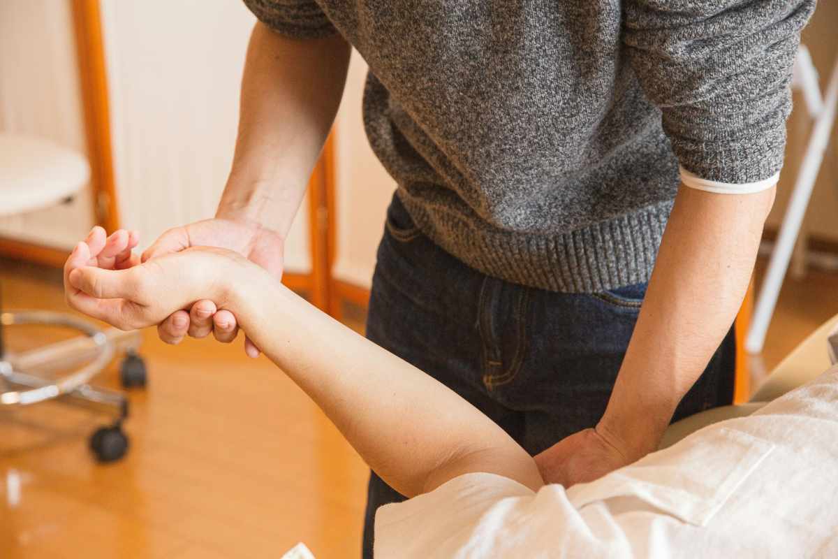 Osteopata: cosa fa, cosa tratta e le differenze con il fisioterapista