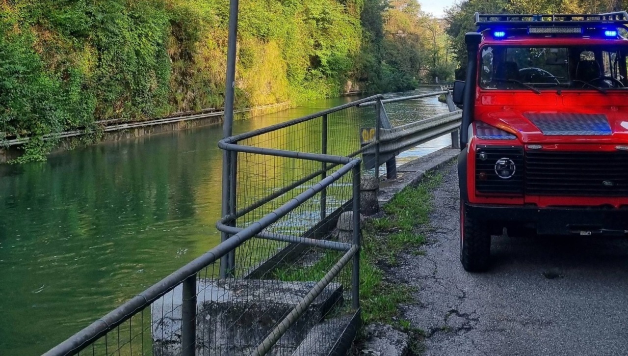 Giovane di vent’anni si butta dal ponte di Paderno: recuperato il corpo