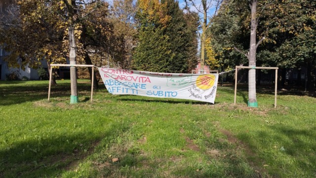 Continua la protesta degli inquilini delle case popolari di Bergamo: stop ai pagamenti dei bollettini ad Aler per due mesi