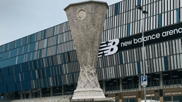 La coppona di marmo dell’Atalanta fuori dallo stadio e le preoccupazioni di Bianchi (FdI) prima dell’installazione