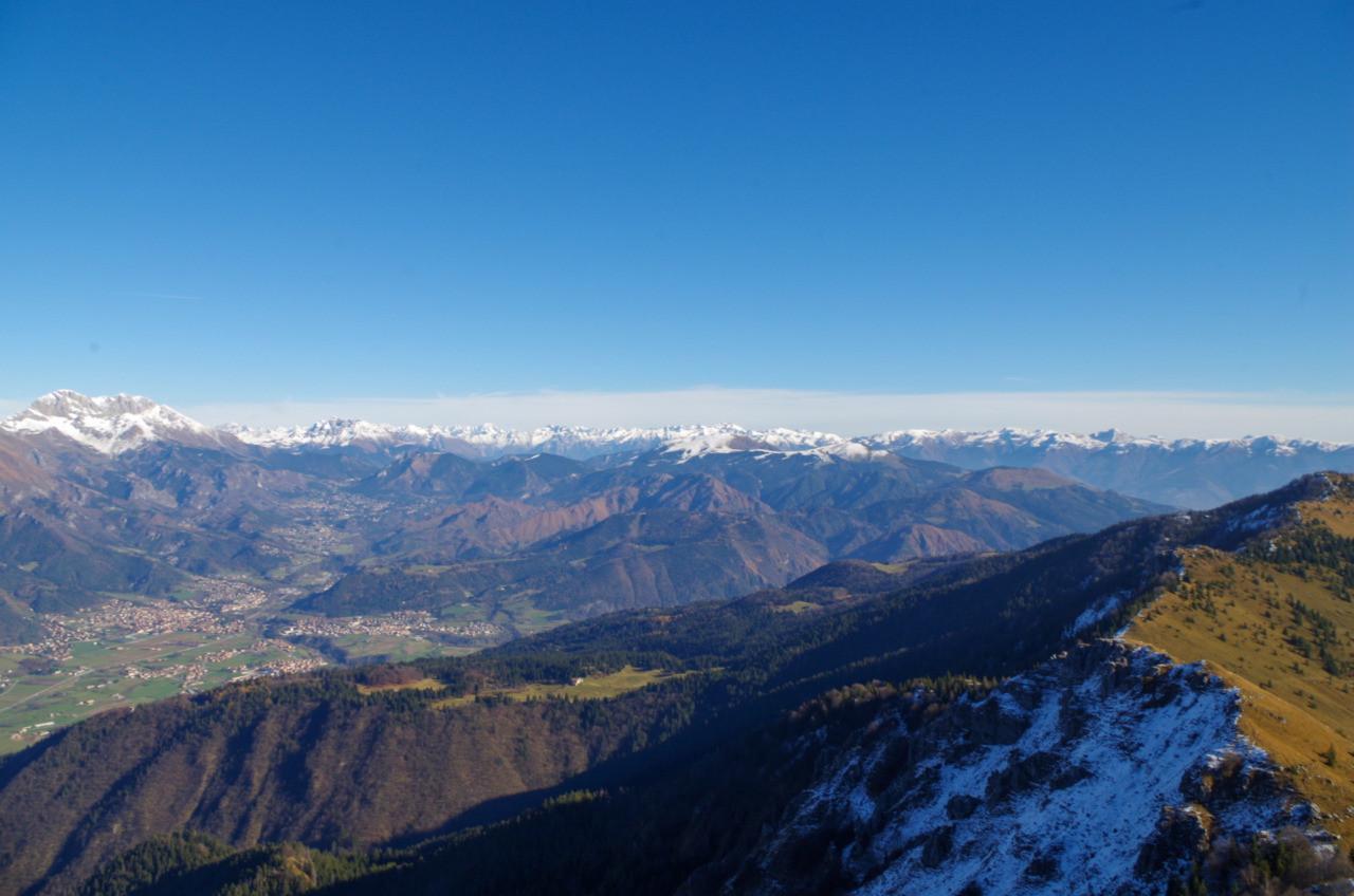 Pochi sforzi che regalano immensi panorami: l’incredibile vista dalla vetta del Pizzo Formico