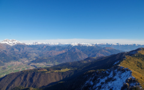 Pochi sforzi che regalano immensi panorami: l’incredibile vista dalla vetta del Pizzo Formico