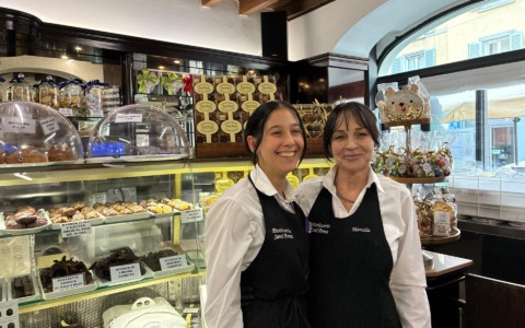 Una piazza nella piazza: la Pasticceria Sant’Anna di Bergamo e le sue “bariste del cuore”, Martina e Marcella