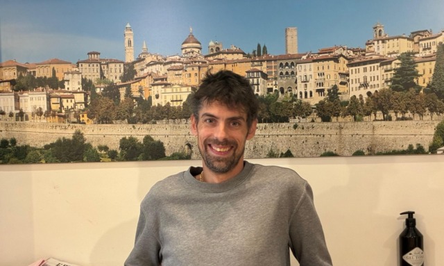 La gentilezza rock di Marco, il “Barista del cuore” del 65.Zero di via Locatelli a Bergamo