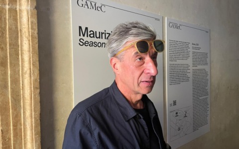Quanto è costata la mostra di Cattelan alla Gamec? Il Comune di Bergamo fa chiarezza e mette a tacere le «voci di corridoio»
