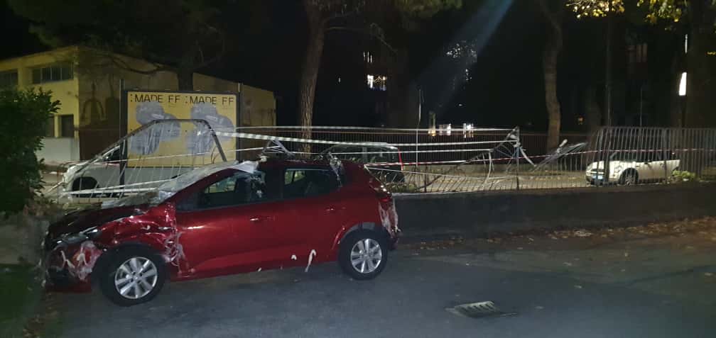 Le case Aler di via Celadina tra abbandono e degrado: «È normale vivere tra sporcizia, disordine e muffa?»