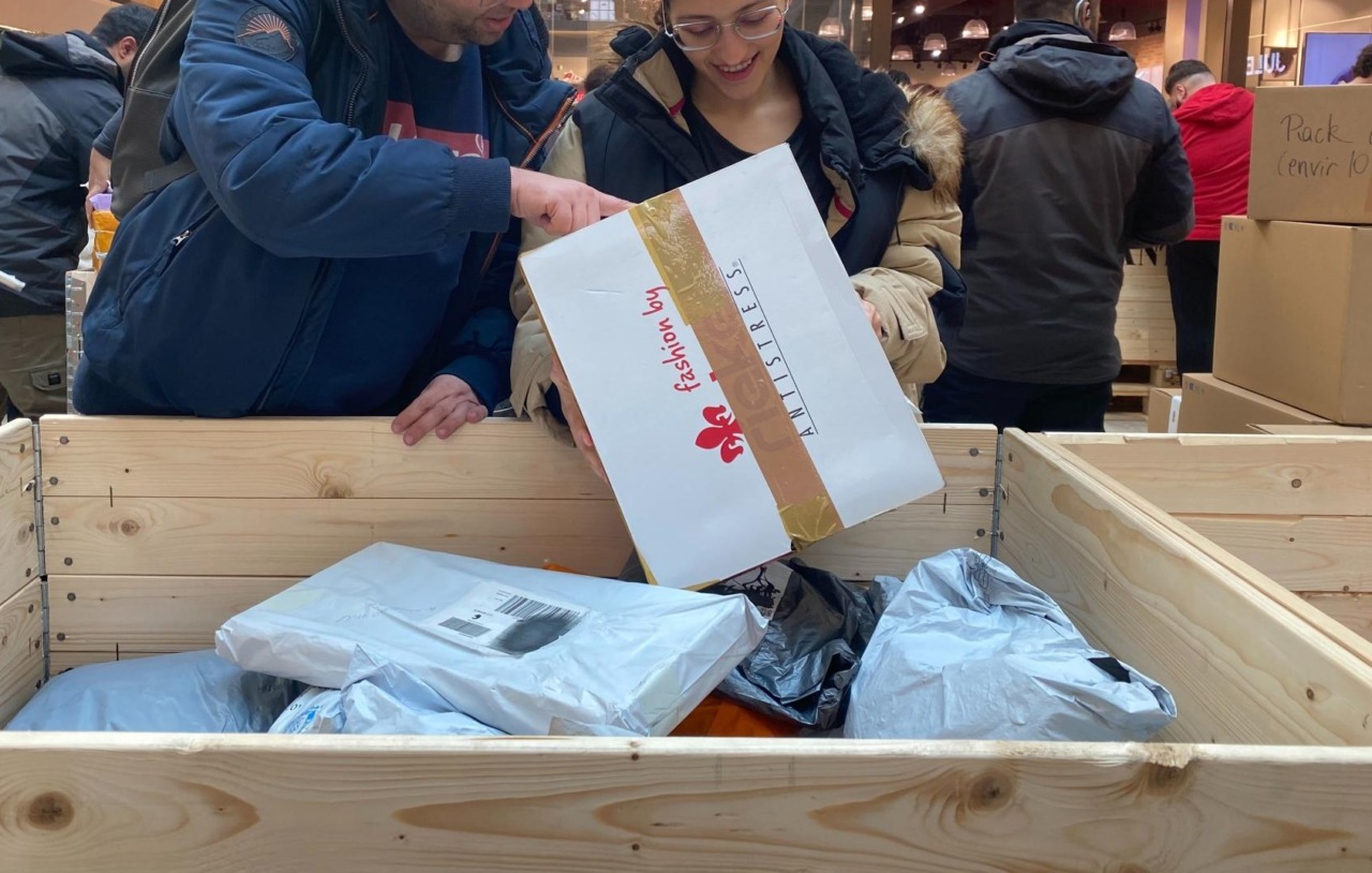 A ChorusLife si acquistano pacchi Amazon “al buio”, a 30 euro al chilo