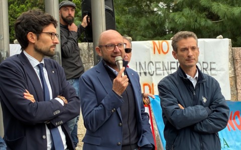 I Comuni contrari all’inceneritore: «Macché dialogo, in Regione uno “spottone” per la Montello»