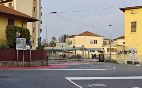 «Alla stazione di Ponte San Pietro serviva ben altro, non soltanto un parcheggio»