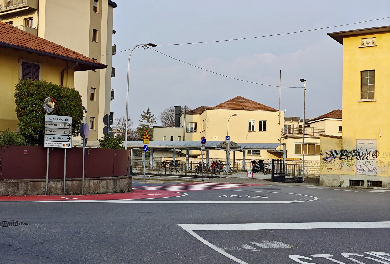 «Alla stazione di Ponte San Pietro serviva ben altro, non soltanto un parcheggio»